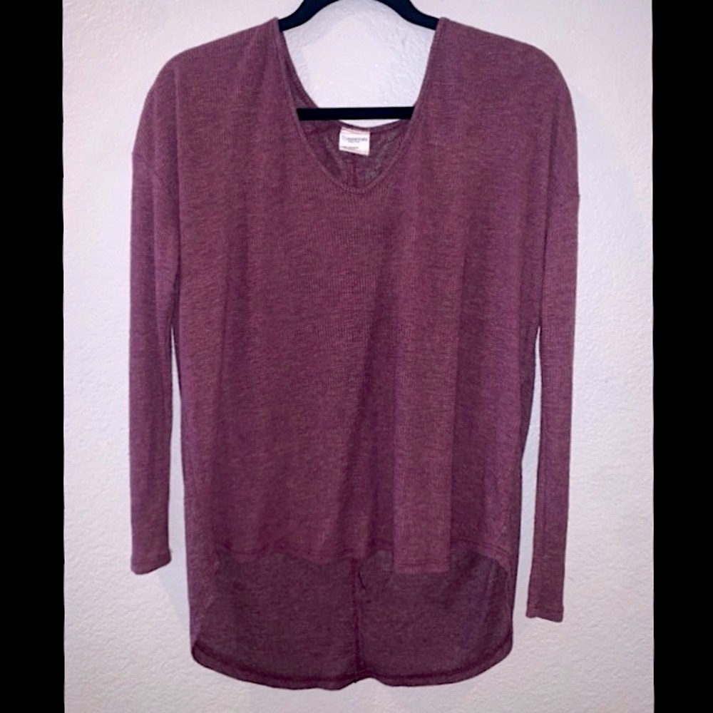 Lightweight, Comfy Sweater Like Top - image 1